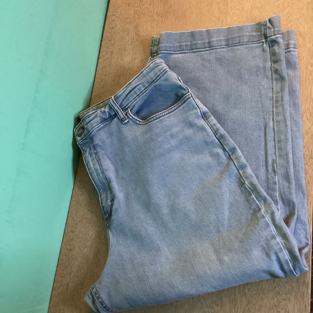 Lee Light Wash Denim Capris Size 18 - Picture 2 of 15